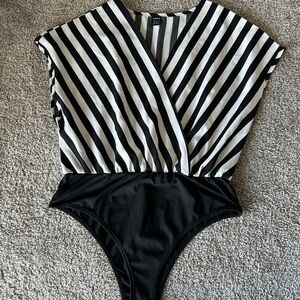 SHEIN Black & White Striped Bodysuit – Size M